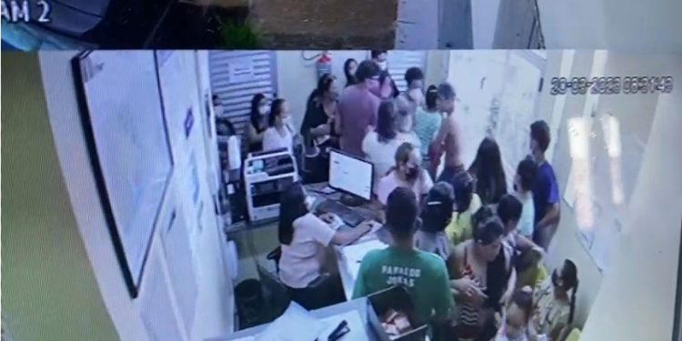 Um homem que não teve o nome divulgado, invadiu uma Unidade Básica de Saúde (UBS) e tentou fazer uma mulher refém para fugir. Vídeo: