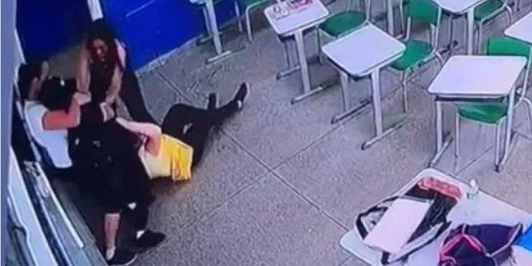 O adolescente de 13 anos, apreendido pela polícia após o ataque que matou a professora Elisabeth Tenreiro, de 71 anos. Adolescente que