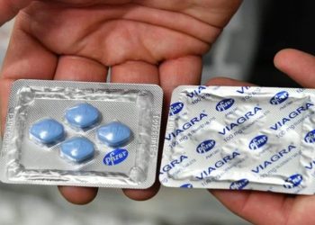 O Tribunal de Contas da União (TCU) constatou a ocorrência de superfaturamento na compra de pílulas do medicamento Viagra. Viagra: