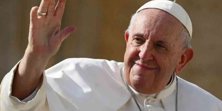 Papa Francisco diz que celibato sacerdotal pode ser revisto