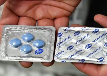 Morreu em Nagpur, um indiano de aproximadamente 40 anos após tomar duas pílulas de Viagra em uma noite com bebidas alcoólicas.