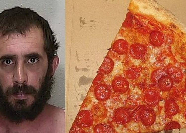 Um homem foi preso na última sexta-feira (17), na Flórida (EUA) após agredir a esposa com uma fatia de pizza.