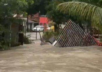 Mais casas foram levadas pela chuva próximo do igarapé da Avenida Manaus 2000, bairro Japiim, zona sul de Manaus.