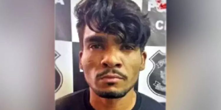 O túmulo do serial killer Lázaro Barbosa foi violado, na tarde desta quarta-feira (15), no cemitério de Cocalzinho de Goiás