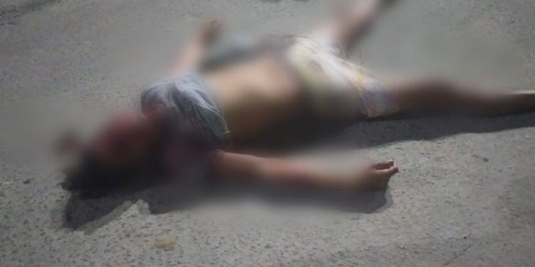 Um homem desconhecido foi encontrado degolado na rua 64, na Comunidade Nossa Senhora de Fátima 1, bairro Cidade de Deus, em Manaus.