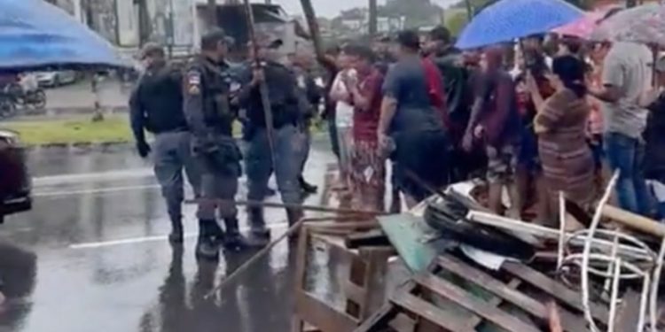 A Prefeitura de Manaus, por meio da Secretaria Municipal de Educação (Semed), disponibilizou 2 escolas para abrigar 172 famílias.