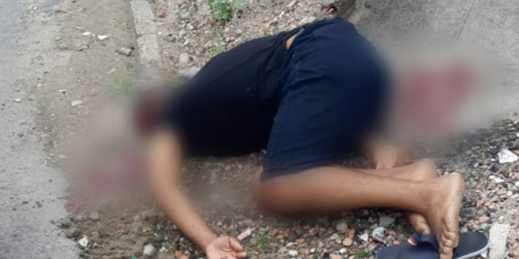 Rosinaldo Fernandes Batista, 34, foi executado por uma dupla em uma moto no bairro Novo Aleixo, na zona Norte de Manaus. 