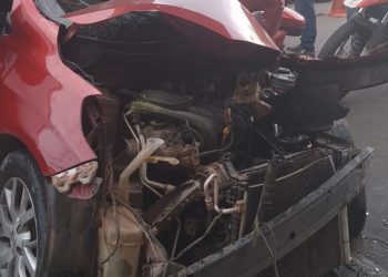 Veja como ficou o carro envolvido em acidente na Max Teixeira