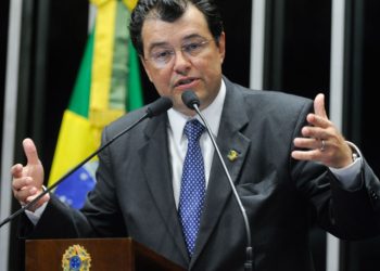 A pedido de Eduardo Braga, o ministro determinou a transferência da gestão da BR-319, para a superintendência regional do DNIT Amazonas.