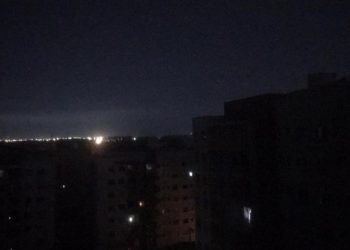 Os moradores das zonas zonas sul, oeste e região o metropolitana de Manaus reclamaram da falta de energia que iniciou durante a tarde desta quarta-feira (22). 