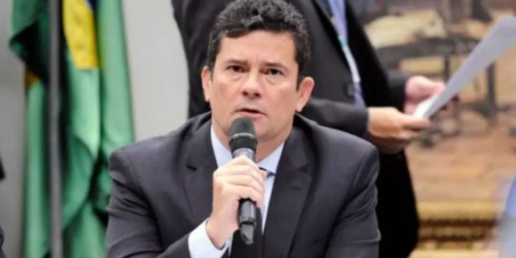 A operação da PF para desmantelar um plano criminoso do PCC que mirava o senador Sérgio Moro, provocou uma discussão entre Randolfe Rodrigues e Hamilton Mourão (Republicanos-RS).