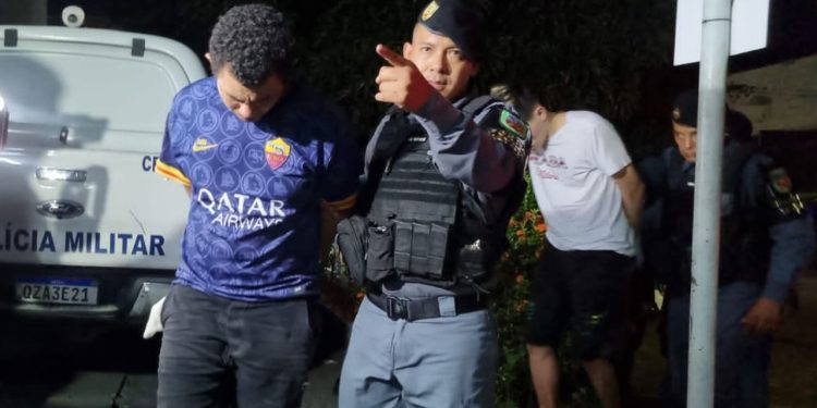 Uma dupla de homens foram presos na noite desta quinta-feira (1º) acusados de fazerem 'arrastão' em Manaus. 