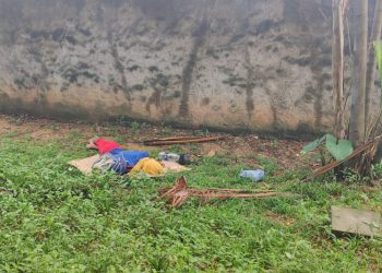 O corpo de um morador de rua, ainda não identificado, foi encontrado na manhã desta segunda-feira (27), atrás do Parque do Municipal. Homem é