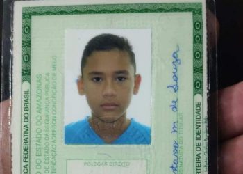 Um adolescente de 14 anos, que não teve o nome divulgado, foi morto com uma facada após receber uma ligação e sair de casa. Adolescente de