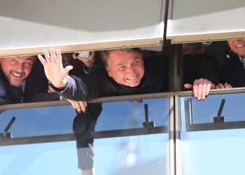 Ex-presidente Jair Bolsonaro retorna ao Brasil