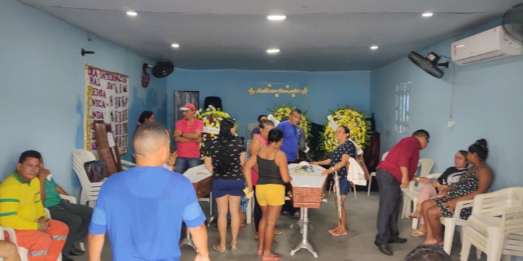 Aconteceu durante o dia de hoje (13), os velórios das vítimas de soterramento no bairro Jorge Teixeira zona Leste de Manaus.