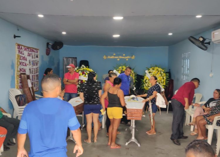 Aconteceu durante o dia de hoje (13), os velórios das vítimas de soterramento no bairro Jorge Teixeira zona Leste de Manaus.