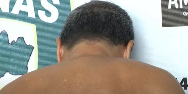 Um homem de 43 anos, que não teve o nome divulgado, foi preso suspeito de estuprar uma mulher de 30 anos, que pedia alimentos. Em Manaus.