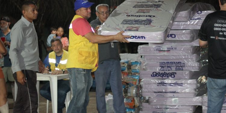 Prefeitura atende 22 famílias no Monte das Oliveiras após deslizamento