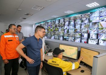 Prefeito acompanha trabalhos de monitoramento das chuvas e Manaus entra em ‘Estágio de Atenção’