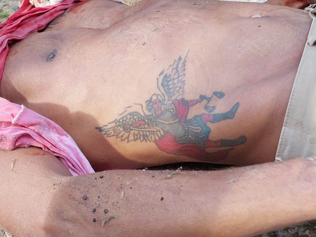 Executado com mais de 20 tiros, um homem foi encontrado na manhã de hoje no 24 km, do Ramal Bom Sossego, localizado na rodovia Torquato