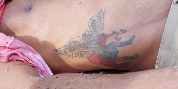 Executado com mais de 20 tiros, um homem foi encontrado na manhã de hoje no 24 km, do Ramal Bom Sossego, localizado na rodovia Torquato