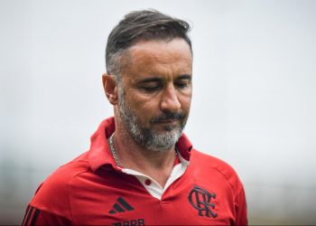 Por causa de mais um resultado ruim, a torcida intensificou sua campanha pela saída do técnico Vítor Pereira.