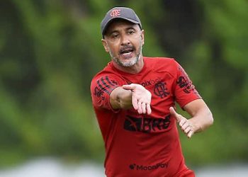 Com desfalque de Pedro, Vítor Pereira esboça escalação do Flamemgo para jogo contra Vasco