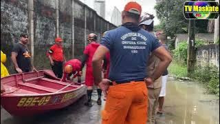 Chuva alaga vários bairros de Manaus e deixa cidade de cabeça para baixo