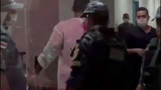 Homem é baleado nos pés enquanto caminhava em rua de Manaus