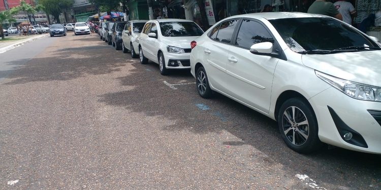 As equipes de fiscalização da Agência Reguladora dos Serviços Públicos Delegados do Município de Manaus (Ageman). Zona Azul.