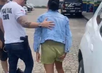 Na tarde do último sábado (15), uma mulher que não teve o nome divulgado, foi presa em flagrante. Mulher é presa