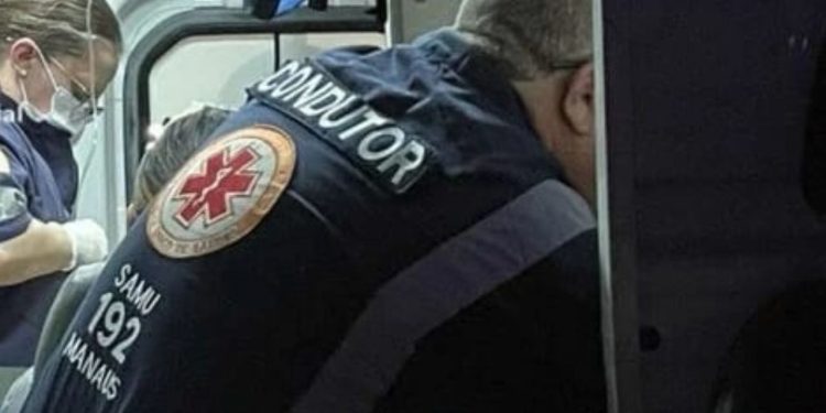 Um casal de moradores de rua tiveram uma briga no bairro Centro, em Manaus, onde a mulher foi esfaqueada e o homem espancado.