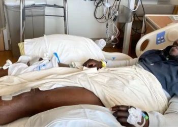 Um baixinho de 41 anos vivenciou um profundo sentimento de insegurança devido à sua altura de 165 centímetros.