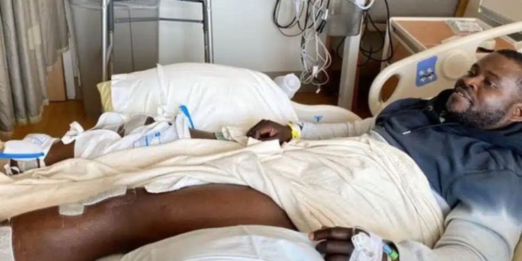 Um baixinho de 41 anos vivenciou um profundo sentimento de insegurança devido à sua altura de 165 centímetros.