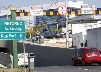 A Prefeitura irá interditar a passagem subterrânea do complexo no São Jorge em direção à rua Pará, para manutenção da rede elétrica.
