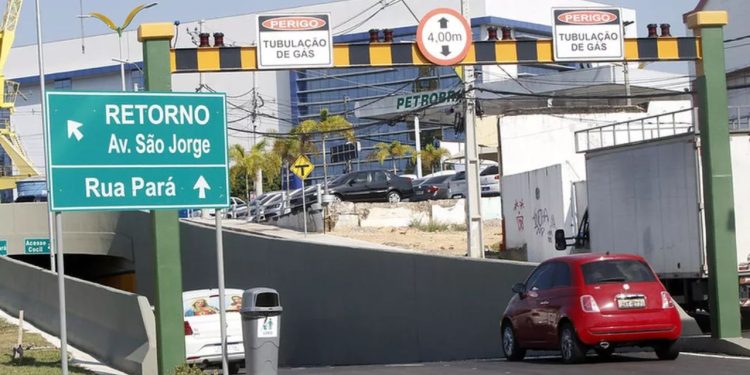 A Prefeitura irá interditar a passagem subterrânea do complexo no São Jorge em direção à rua Pará, para manutenção da rede elétrica.