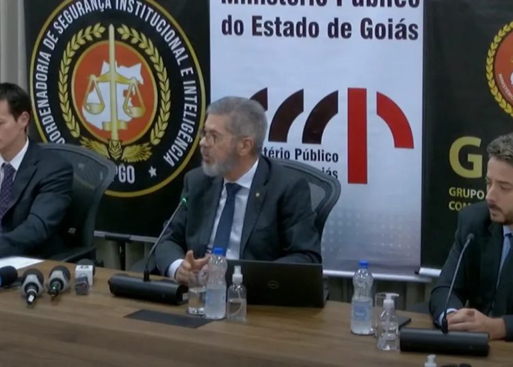 O MPGO concederam uma coletiva de imprensa, nesta terça-feira (18), explicando detalhes da Operação Penalidade Máxima.