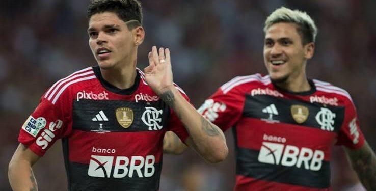 Flamengo vence Fluminense e fica mais perto do título Carioca