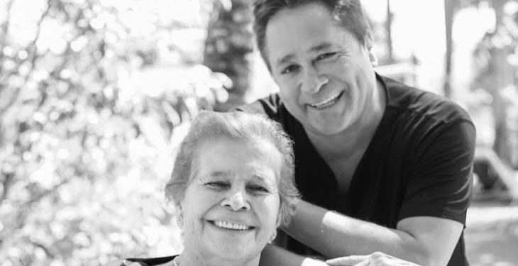 Morre mãe do cantor Leonardo, Carmem Costa