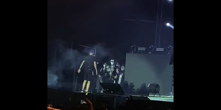 Calor, comida amazônica e fantasia ‘pesada’ levaram baixista do KISS a passar mal