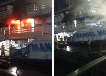 Uma embarcação pegou fogo na noite de terça-feira (18), no Roadway da Manaus Moderna, bairro Centro, zona sul da capital. Embarcação pega