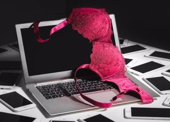 O sextorsão designa a prática de extorsão a partir da ameaça de exposição de supostas fotos ou vídeos sexuais na Internet.