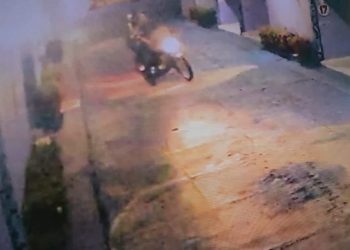 Vídeo: Em Manaus, passageira pega corrida embriagada e é estuprada por motociclista de app