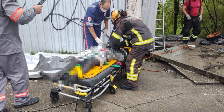 Morador de rua tenta roubar fios e recebe descarga elétrica