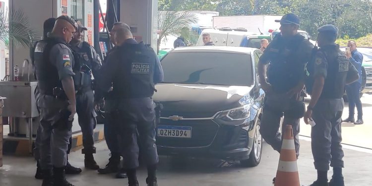 URGENTE: Empresário é executado dentro de carro em posto na frente do Delphina Aziz