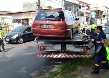 A Prefeitura de Manaus, por meio do IMMU, realizou uma fiscalização para retirar das ruas veículos abandonados no bairro São Jorge.