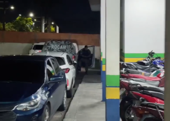 Um homem, que não teve o nome divulgado, foi detido após ejacular na perna de uma mulher dentro do ônibus da linha 641. Homem ejacula