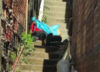 'Justiceiros' mataram um suspeito de cometer assaltos no bairro Petrópolis em Manaus, identificado como Vanderlei Ribeiro da Cunha, 35 anos.