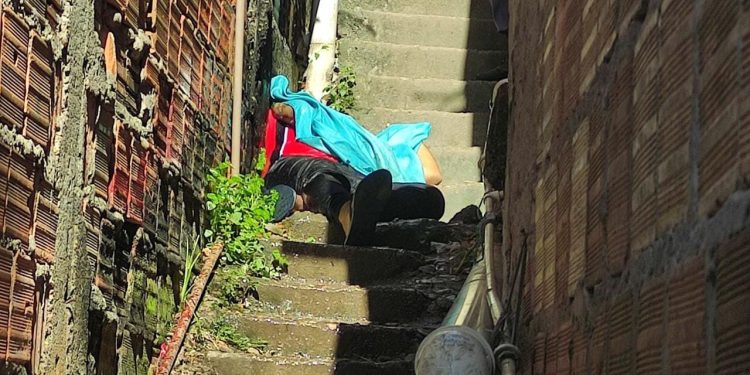 'Justiceiros' mataram um suspeito de cometer assaltos no bairro Petrópolis em Manaus, identificado como Vanderlei Ribeiro da Cunha, 35 anos.